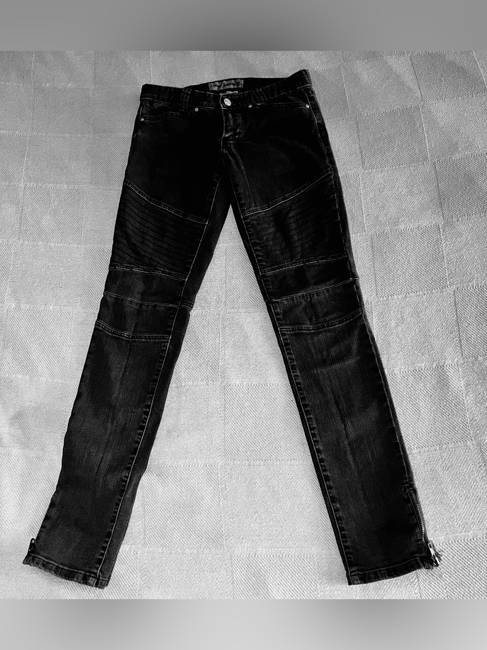 Indigo Saints Skinny Moto Denim Jeans black faded/distressed with zipper ankles